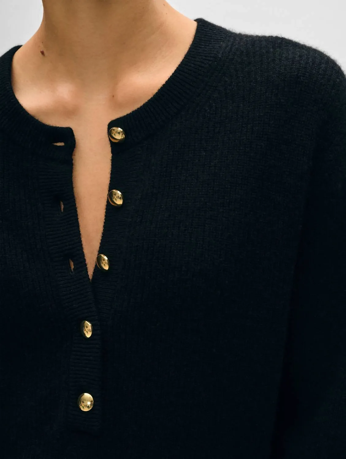 Cashmere Ribbed Gold Button Henley In Black