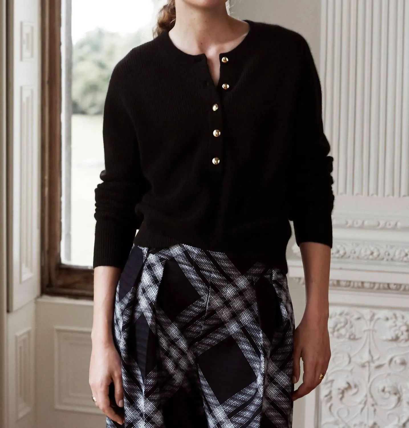 Cashmere Ribbed Gold Button Henley In Black