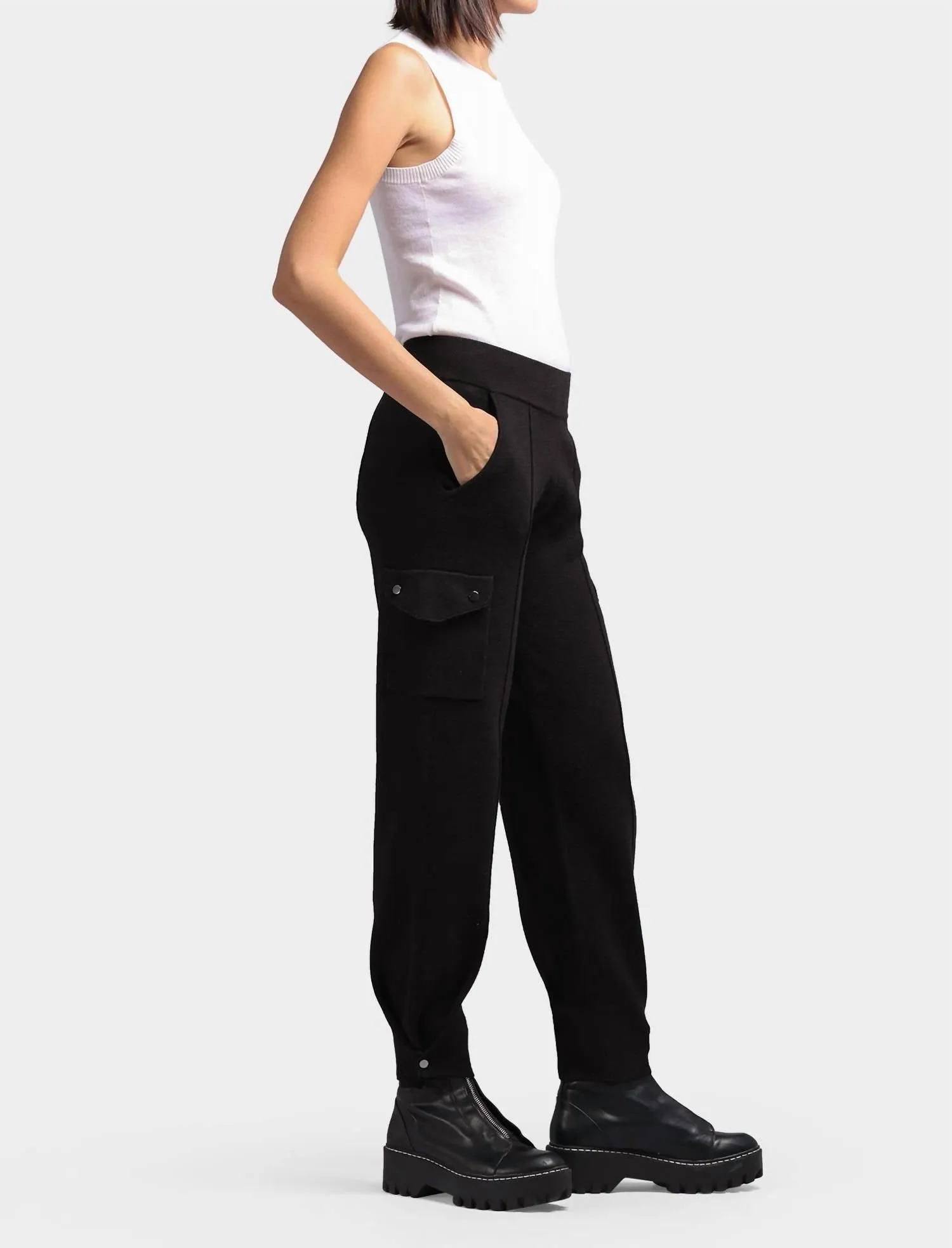 Cotton Blend Pleated Snap Leg Pant In Black