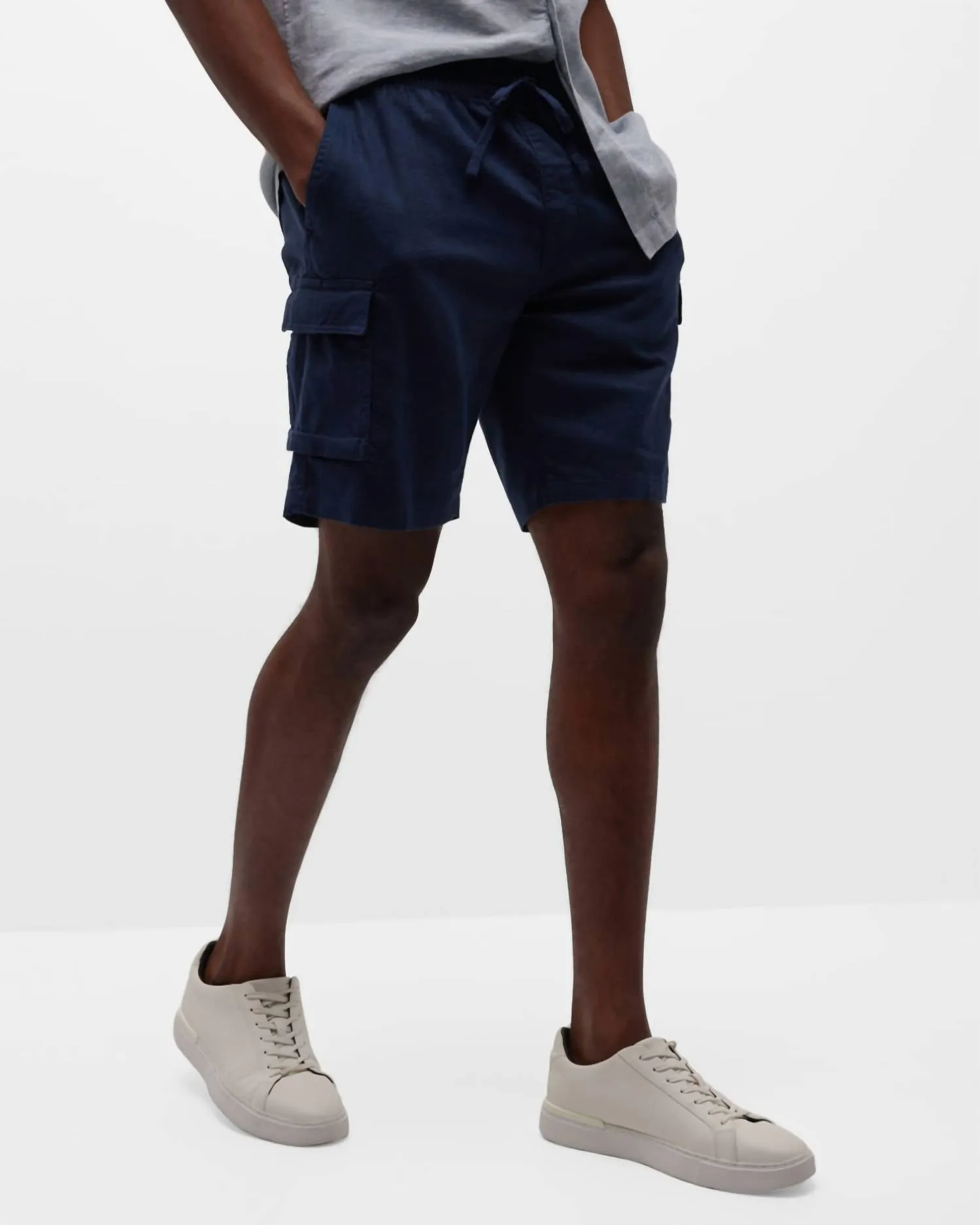 Men Stretch Linen Pull On Cargo Short In Deep Navy